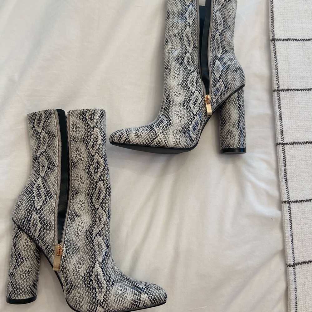FashionNova heels
